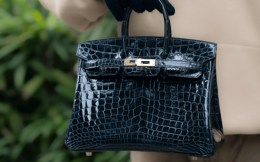 The Allure of the Hermès Birkin 25 Croc Vert Cyprès: A Timeless Icon